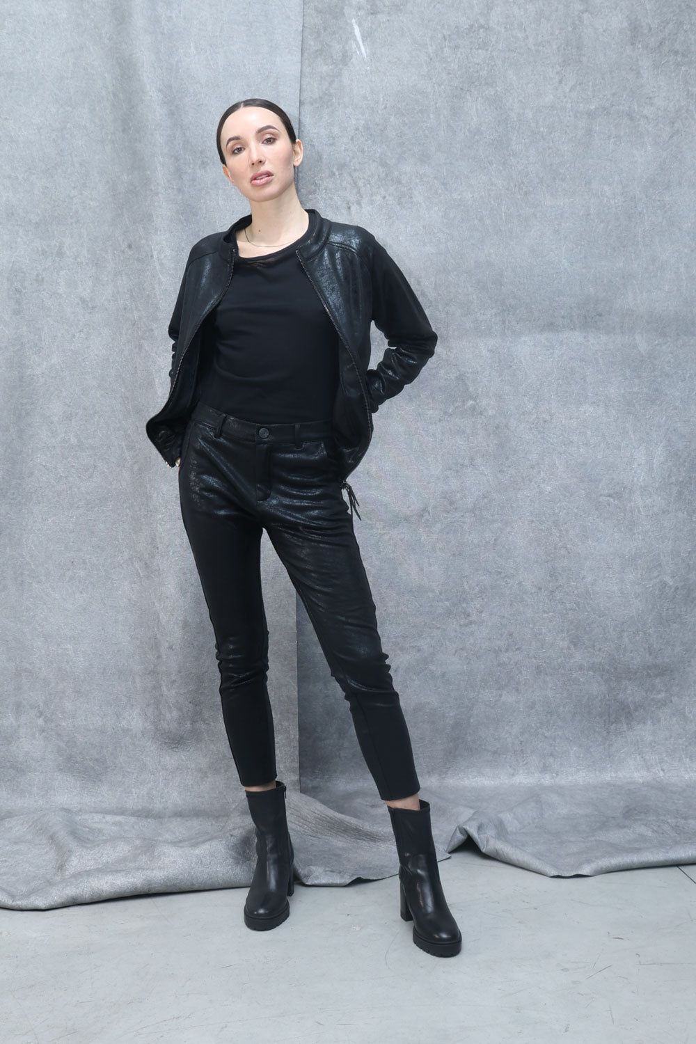 Pantaloni donna ecopelle LPA032 K251
