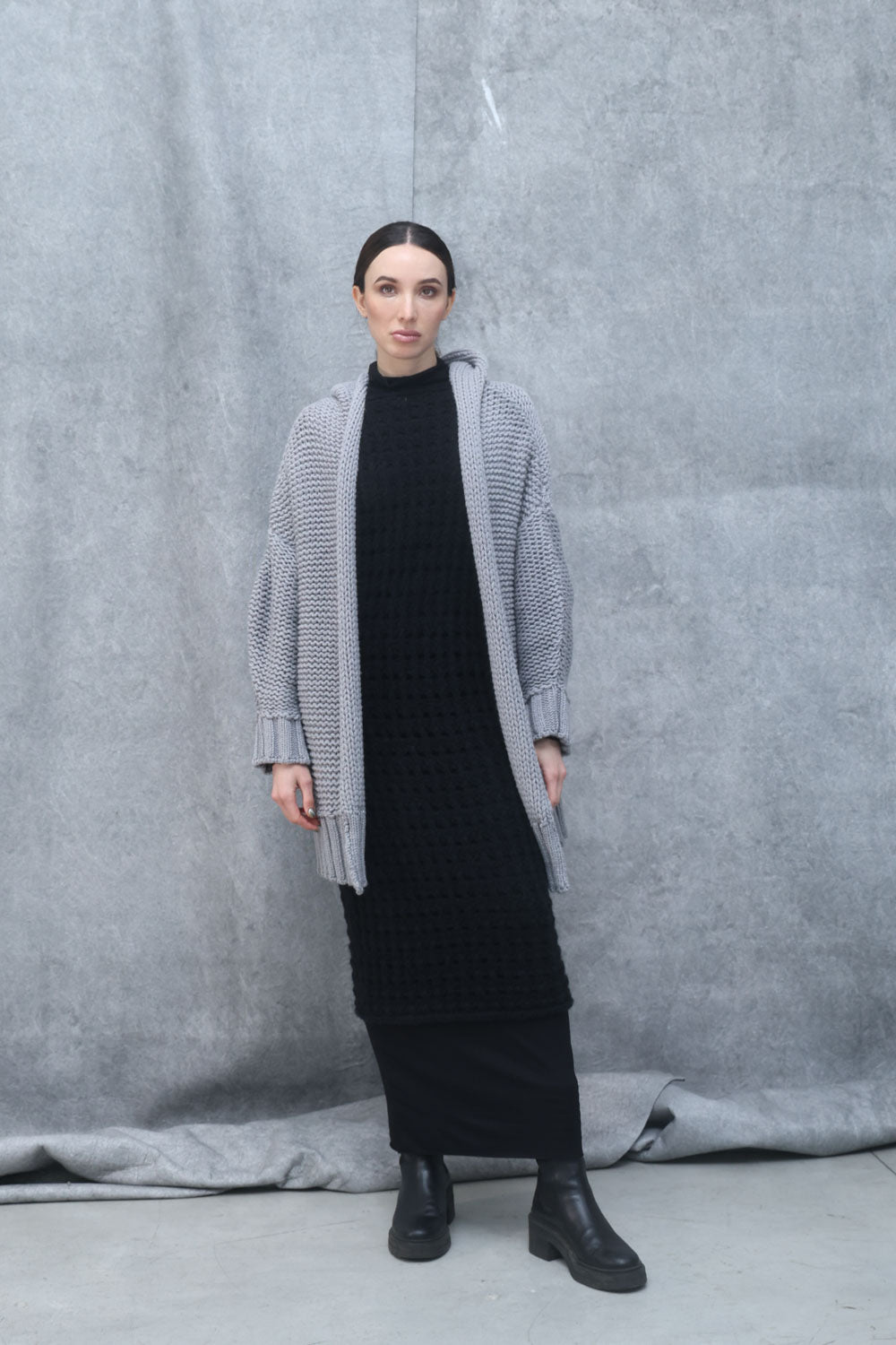 Maxi cardigan in maglia di lana con cappuccio LKN035