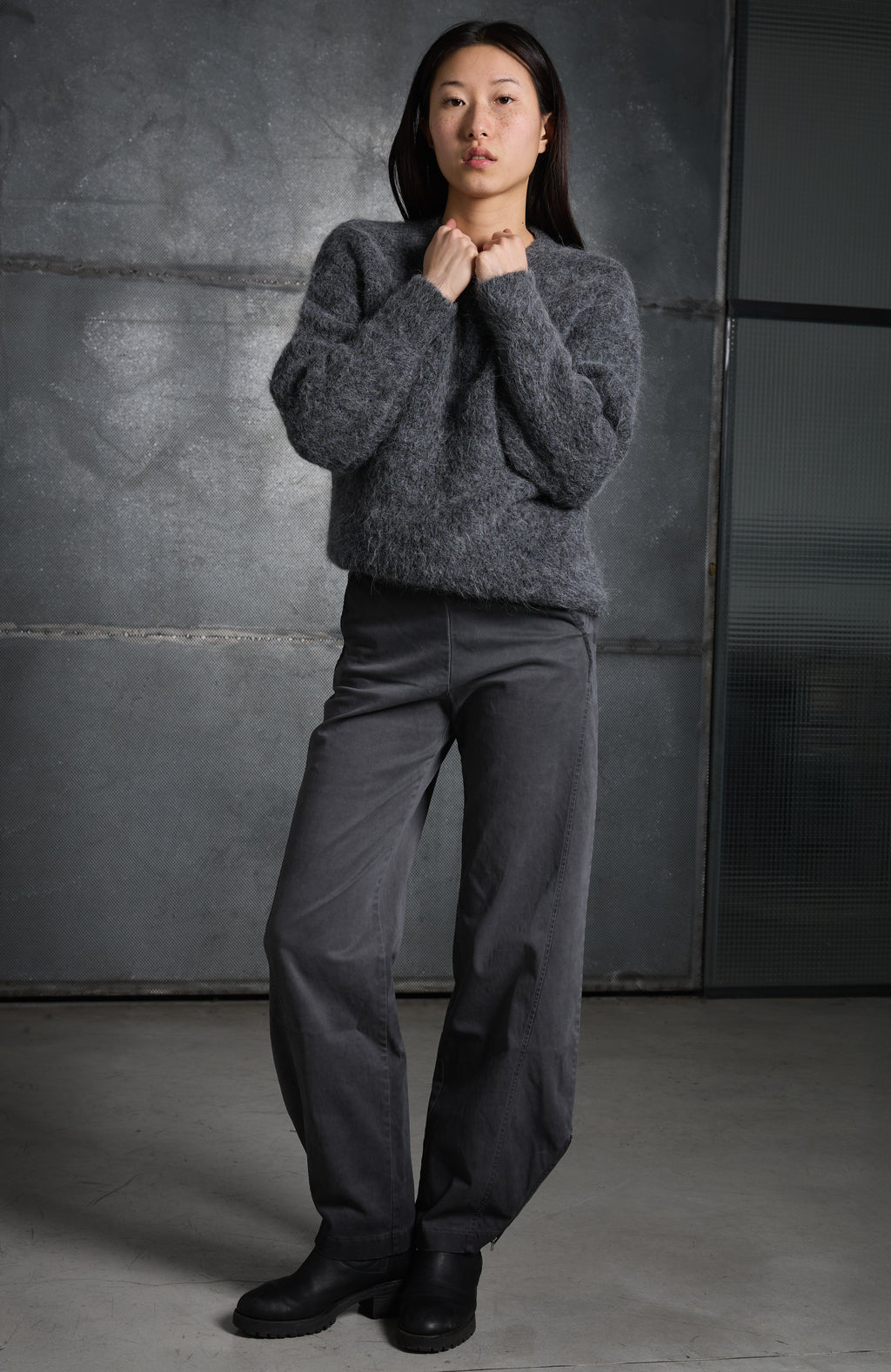 Women's garment-dyed trousers LPA045