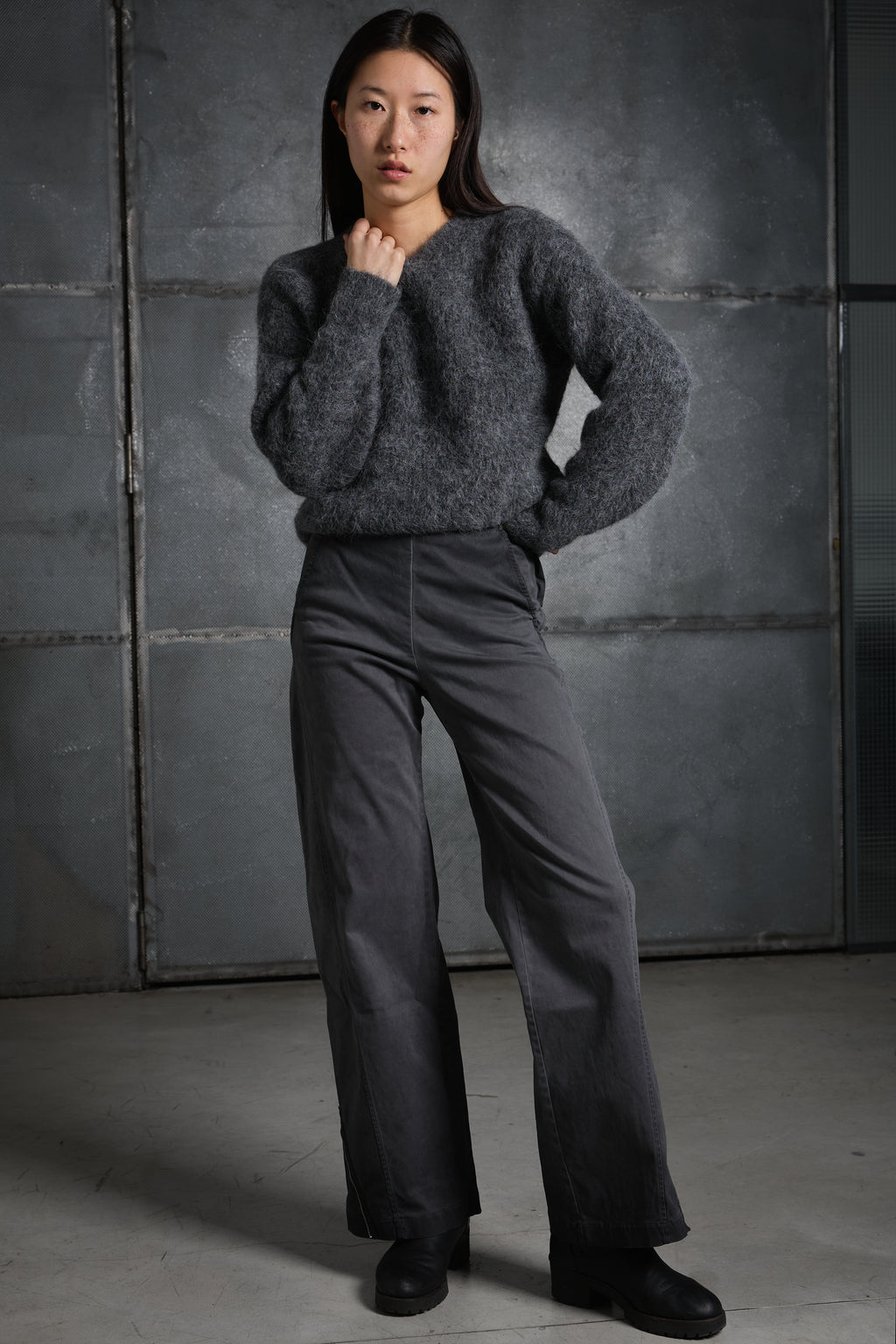 Women's garment-dyed trousers LPA045