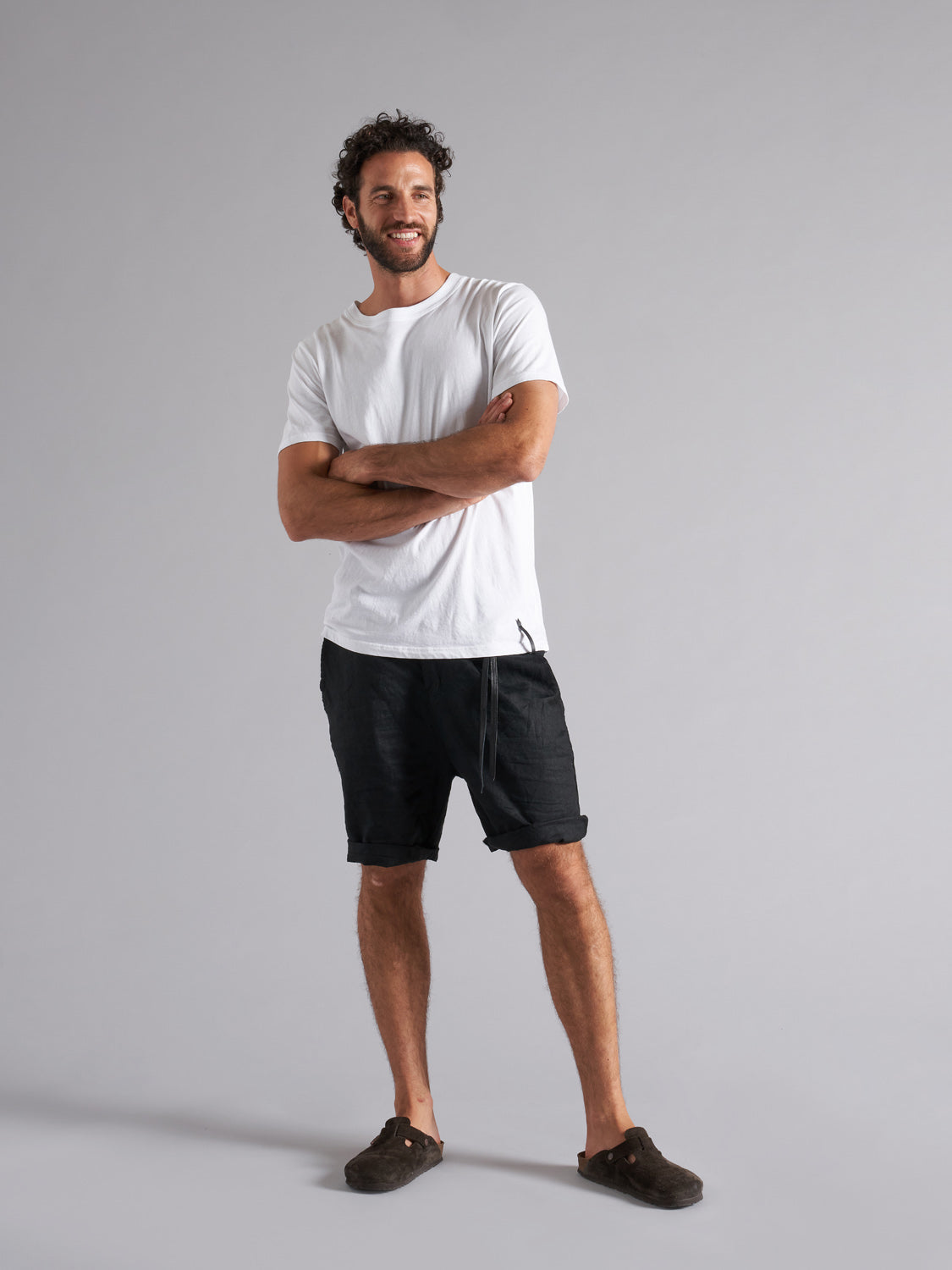 Men's linen Bermuda shorts MBE006