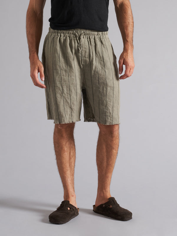 Men's linen Bermuda shorts MBE026