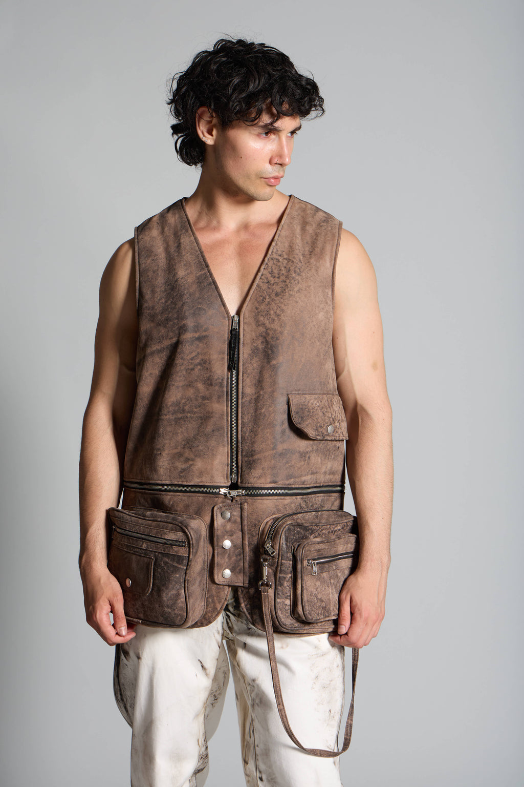 Gilet uomo in pelle con marsupi removibili MBW003 LT-44