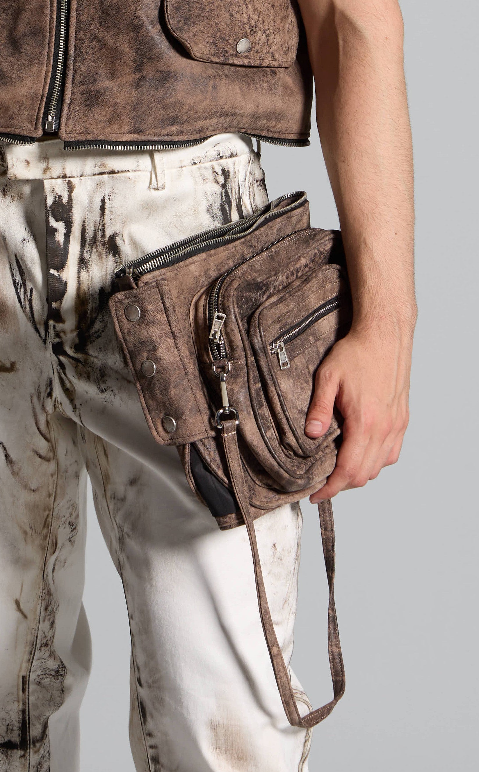 Gilet uomo in pelle con marsupi removibili MBW003 LT-44