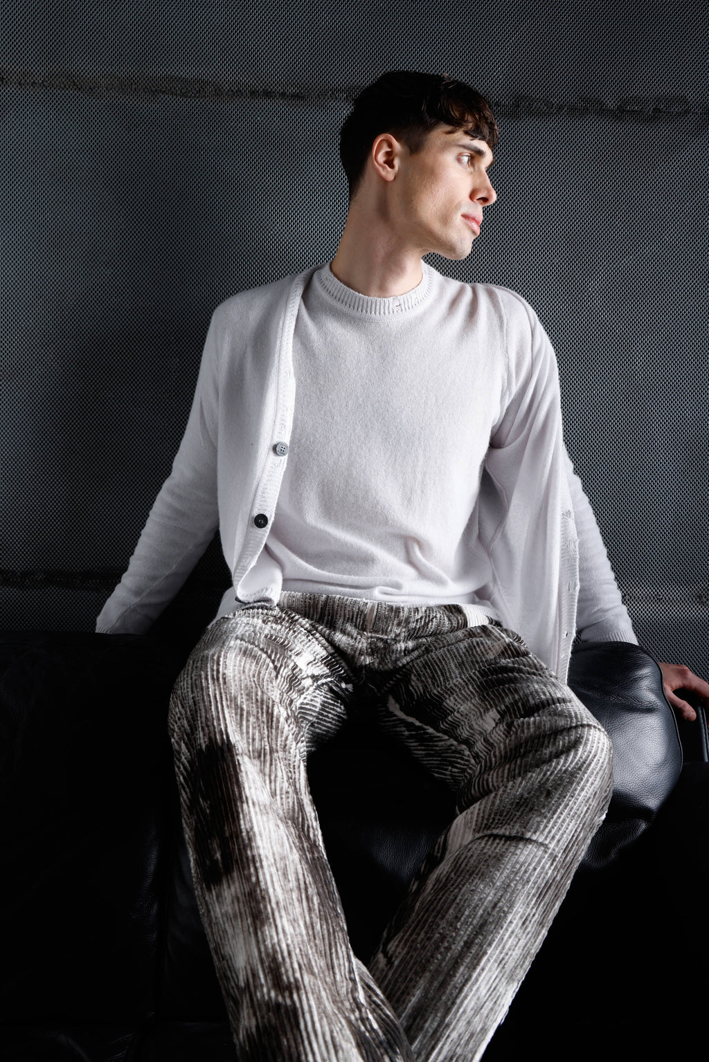 Men's crew neck sweater MKN080 K373