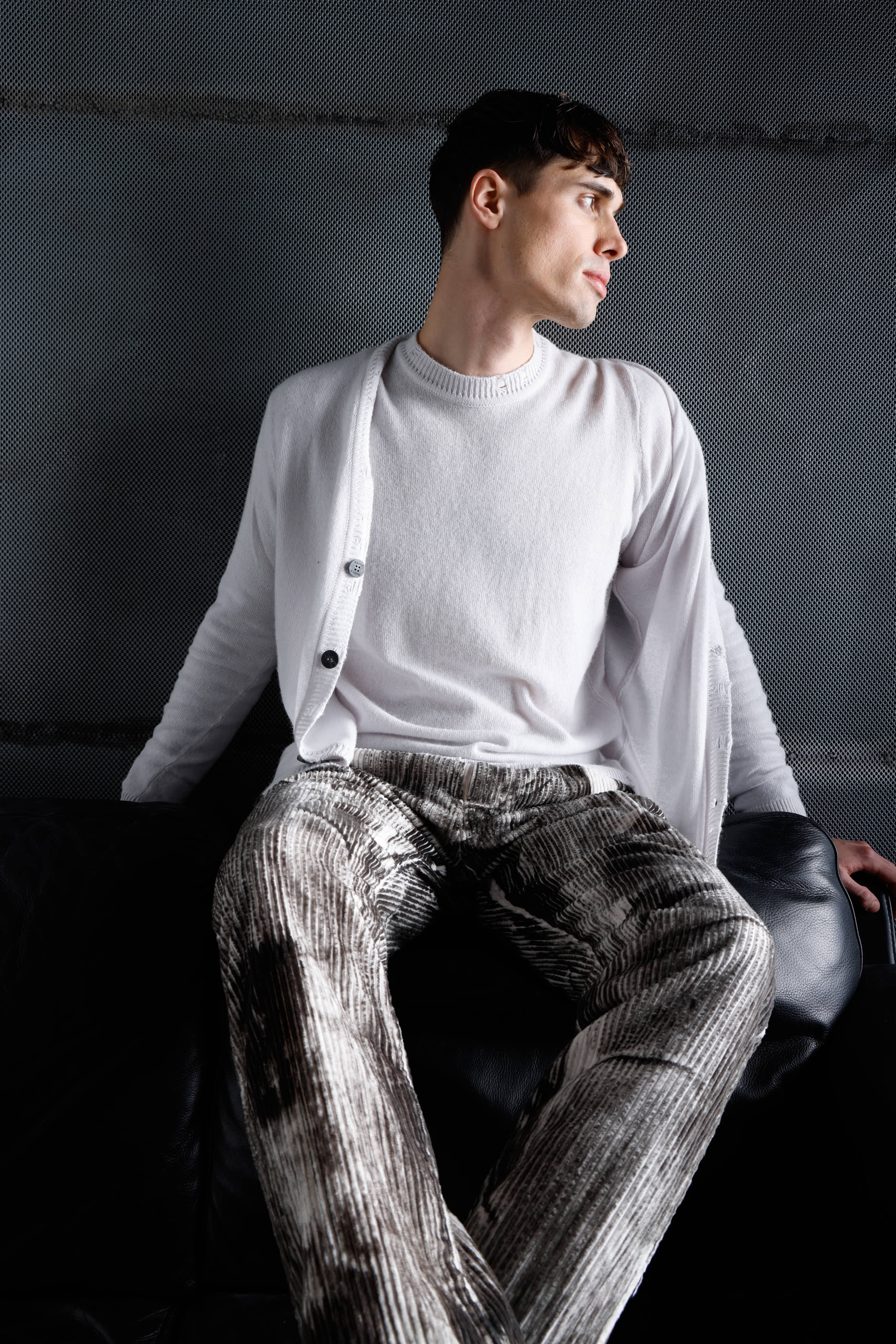 Men's crew neck sweater MKN080 K373