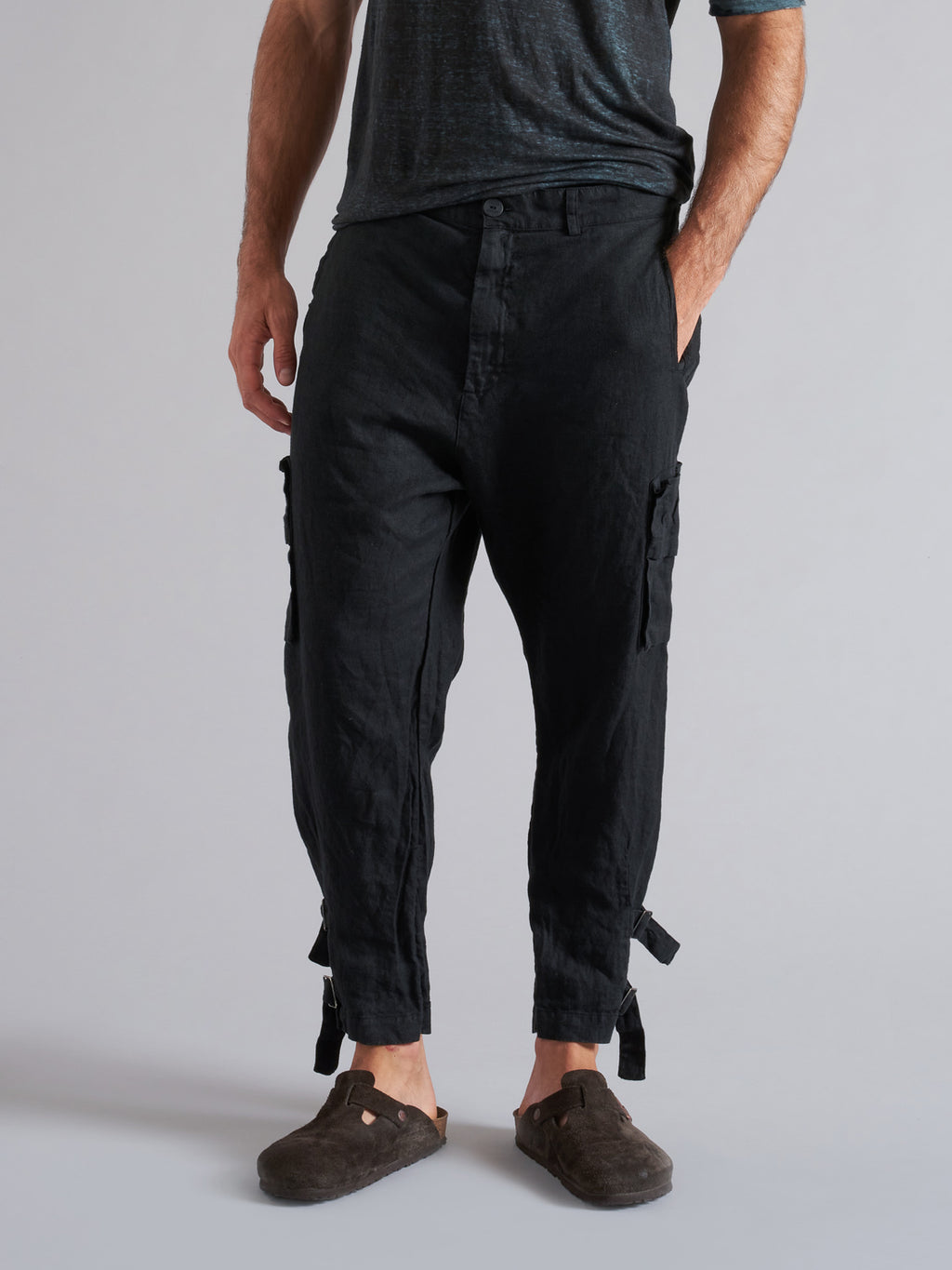 Men's linen cargo trousers MPA055 W142