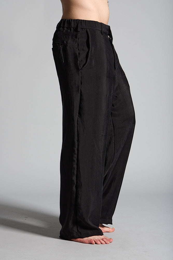 Pantalone uomo relaxed fit in 100% cupro MPA080 W121